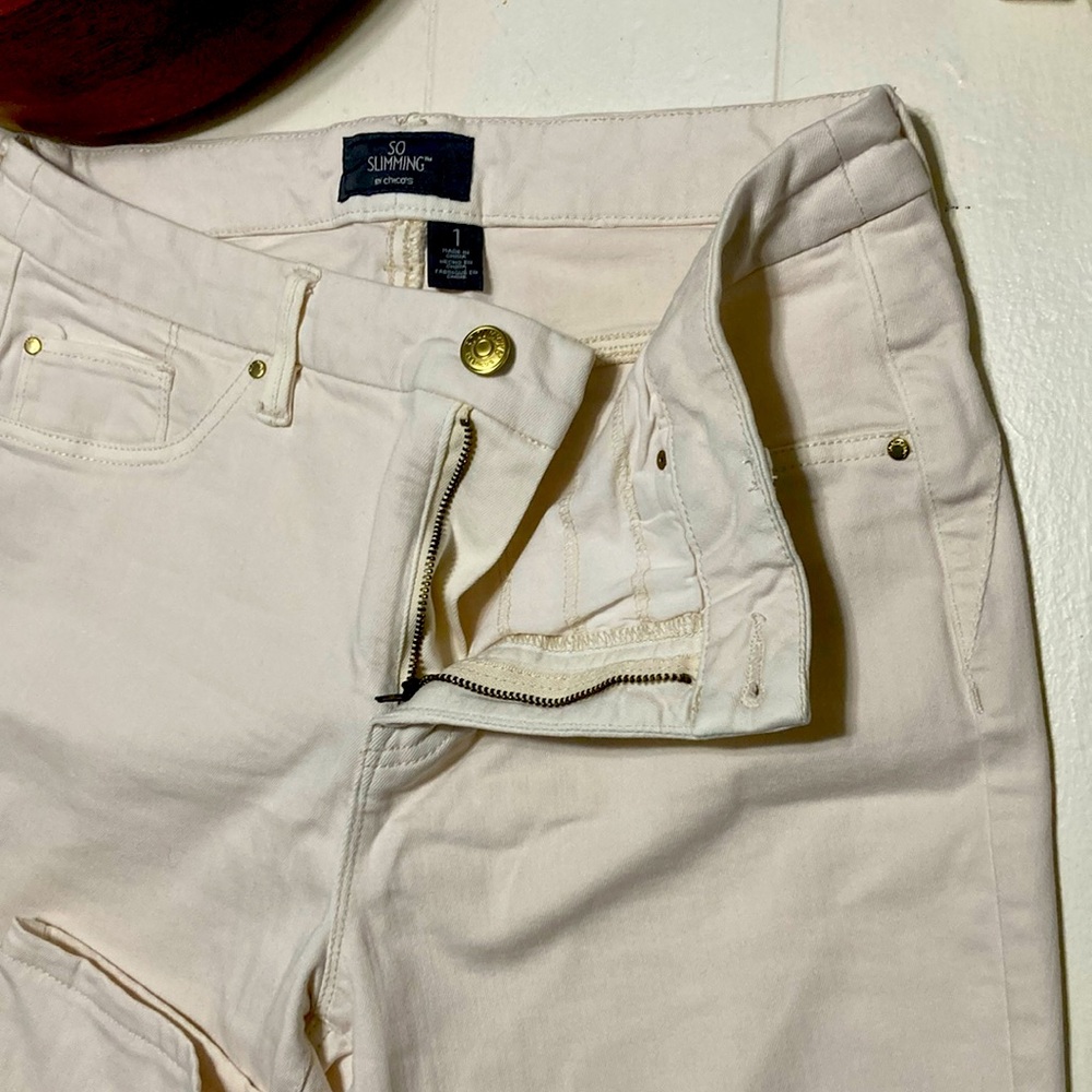 Chicos “So Slimming” pants cream colored